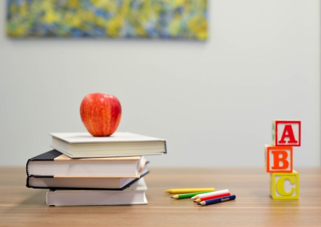 Ninos en escuela alemana representando educacion para hijos de inmigrantes latinos